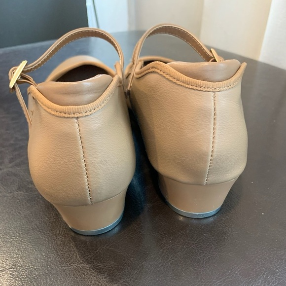 Star Tone Mary Jane Style Tap/Dance Shoes w/Buckled Strap across Instep; Size 8M - Picture 2 of 15